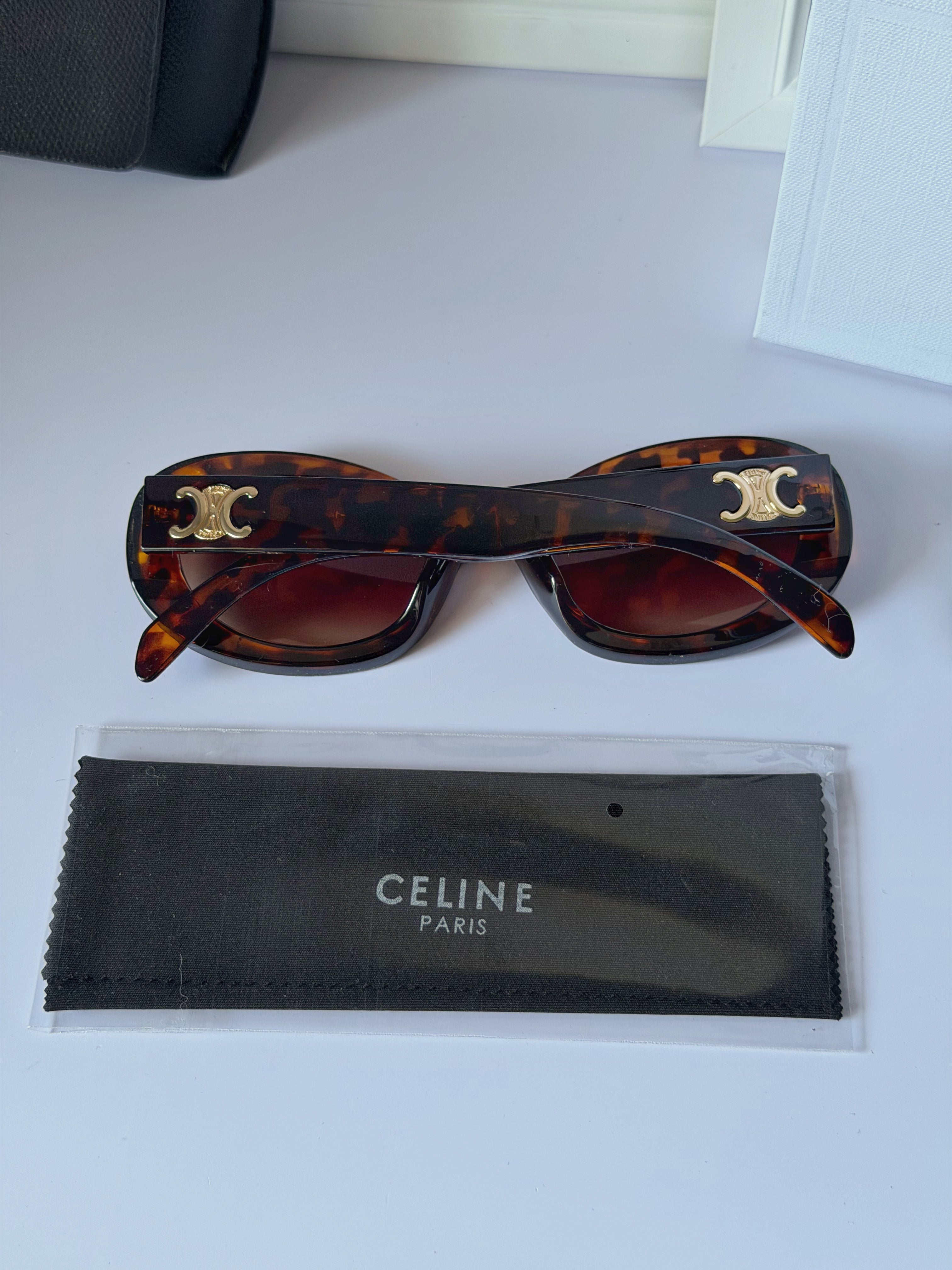 CELINE – Oval | Black & Tigre 🕶️✨