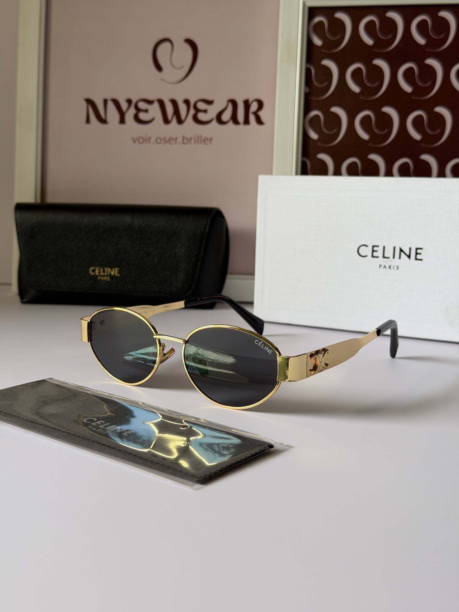 CELINE Gold Round✨