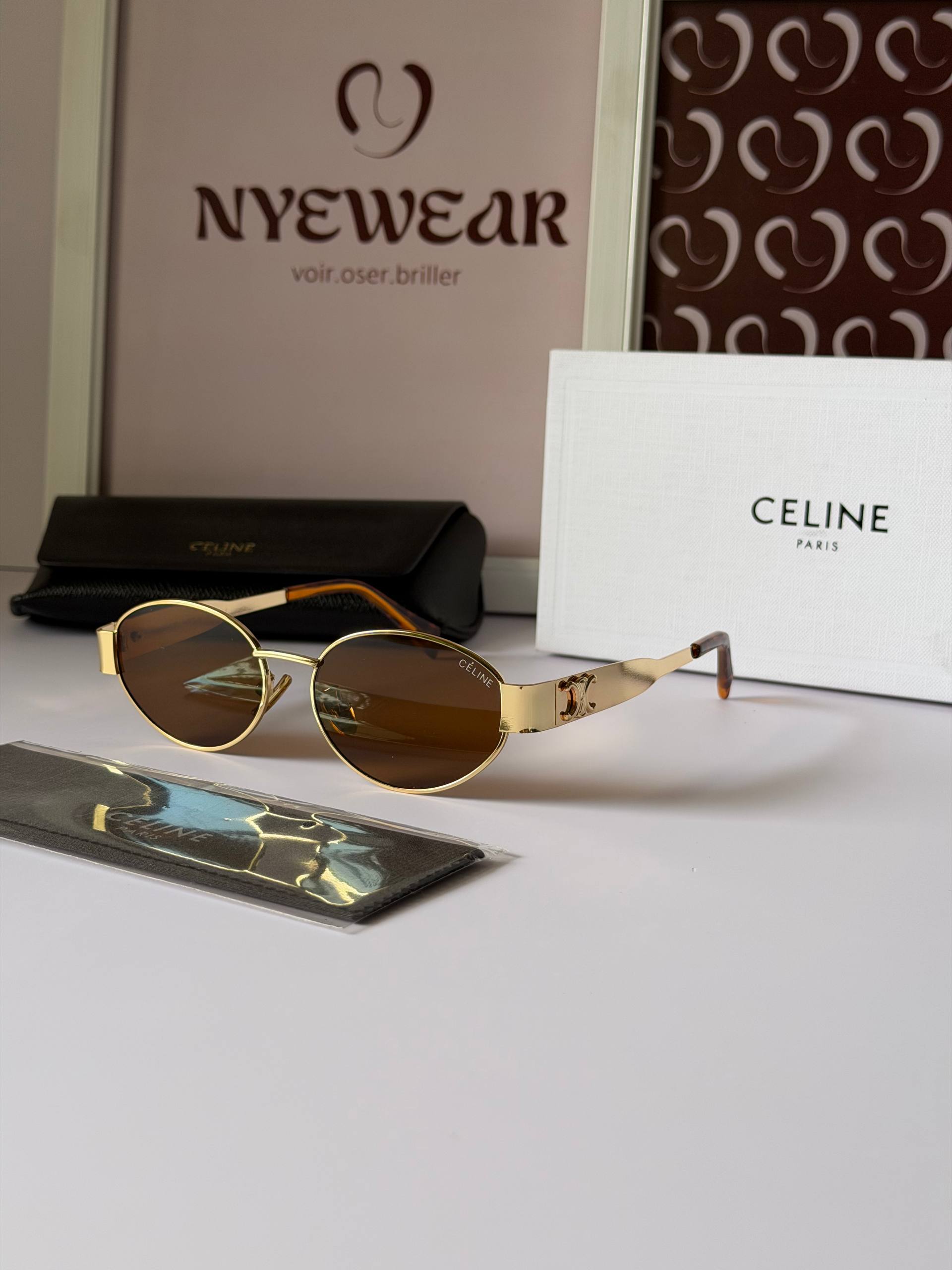 CELINE Gold Round✨